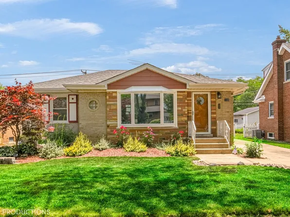 1123 Community Dr, La Grange Park, IL 60526