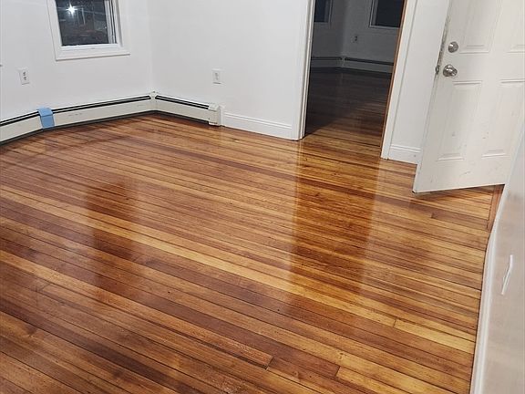 4th image of 455 Washington St