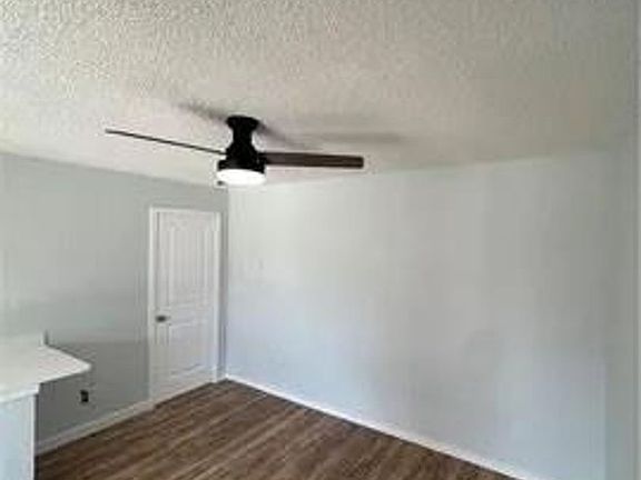 4th image of 942 W Holly St APT 3