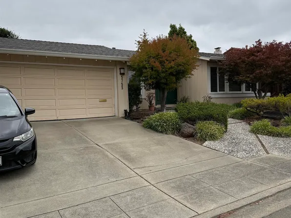 5753 Cold Water Dr, Castro Valley, CA 94552