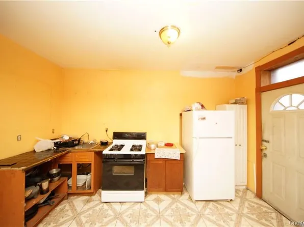 21 Charlotte Street image 10 of 17