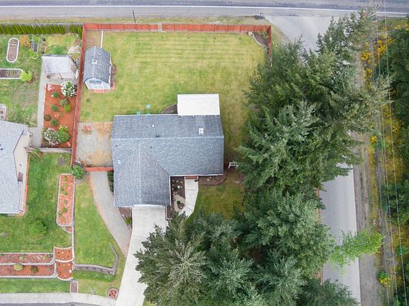 5th image of 11115 200th Street Ct E