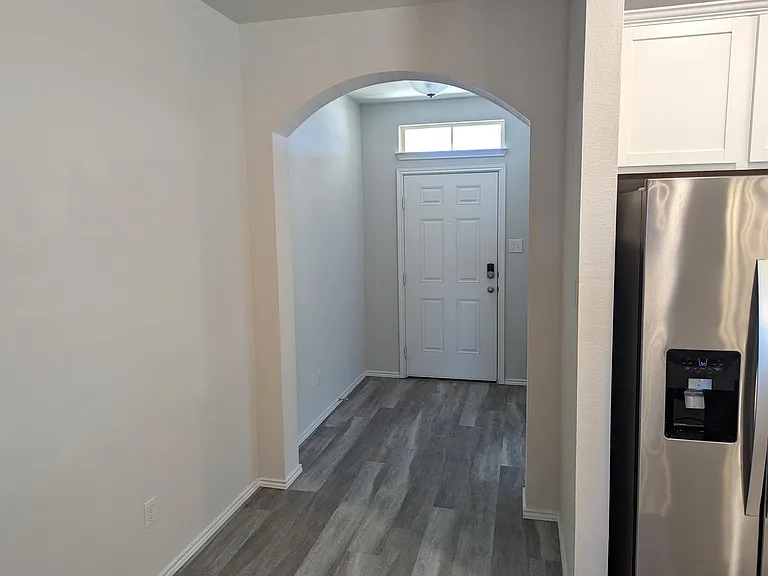 113 Kyra Ln — Photo 3