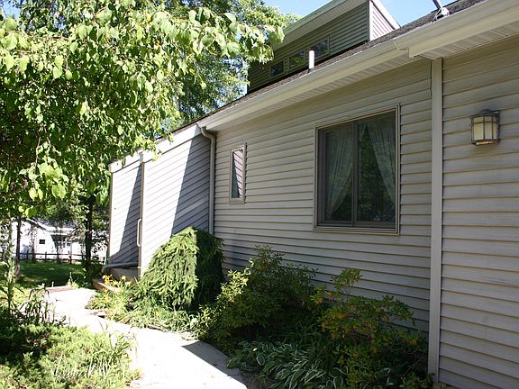 5th image of 698 Clarkson Dr NE