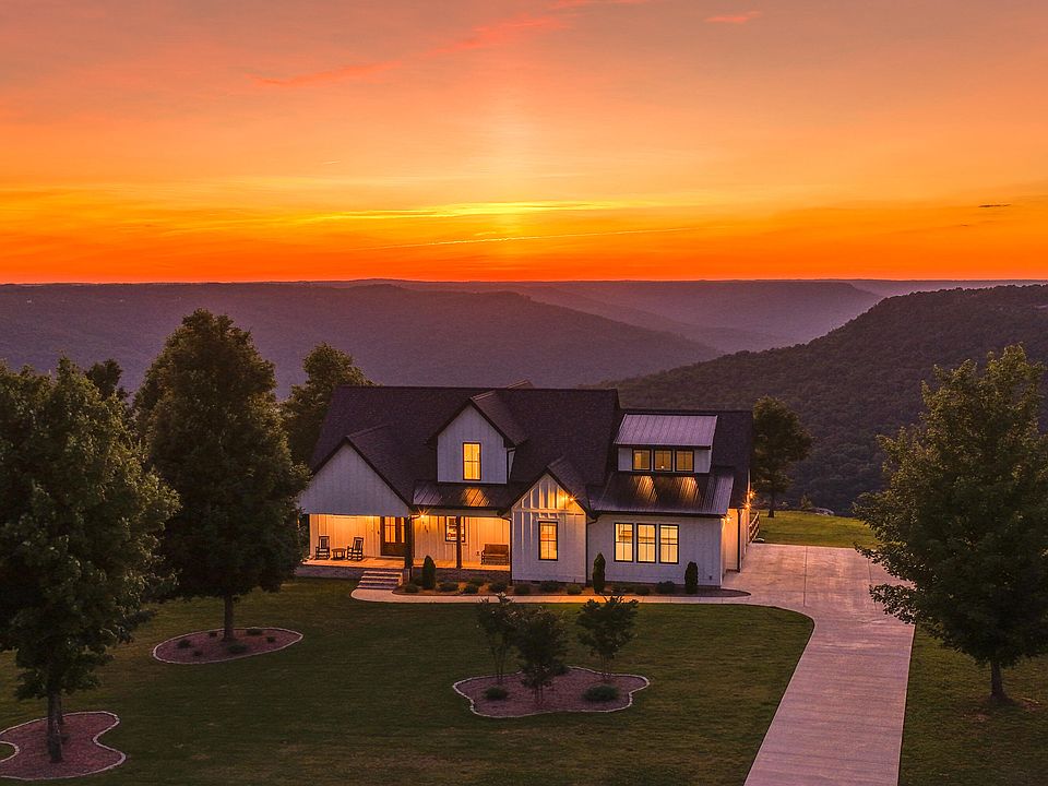 1st image of 925 Sunset Cir