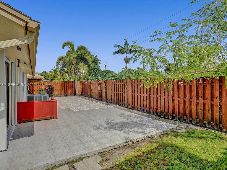 11529 SW 133rd Ter — Photo 28