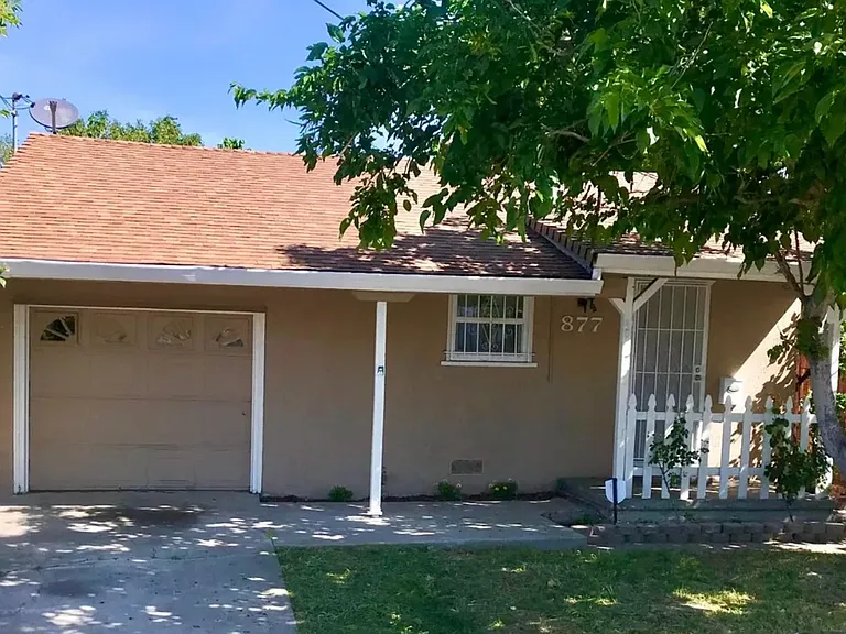 877 Eleanor Ave — Photo 1