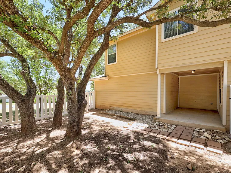 1818 Lost Maples Loop — Photo 25