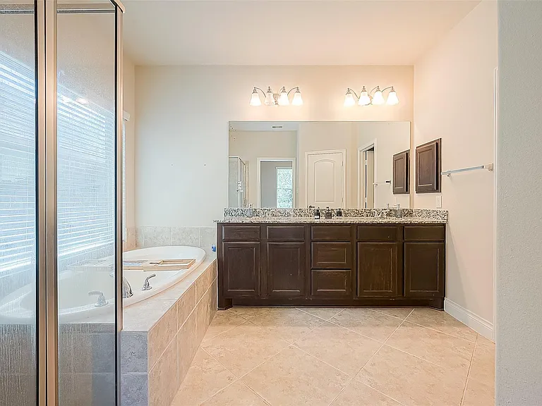 14113 Timber Bluff Dr — Photo 19