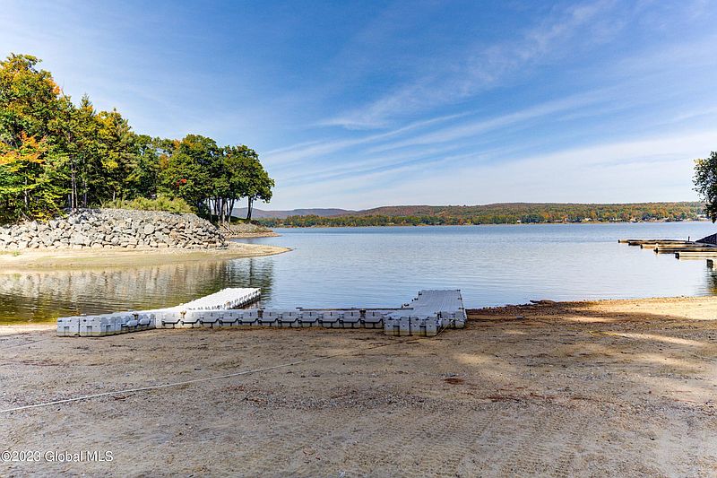 2nd image of 146 Juergen Point Road