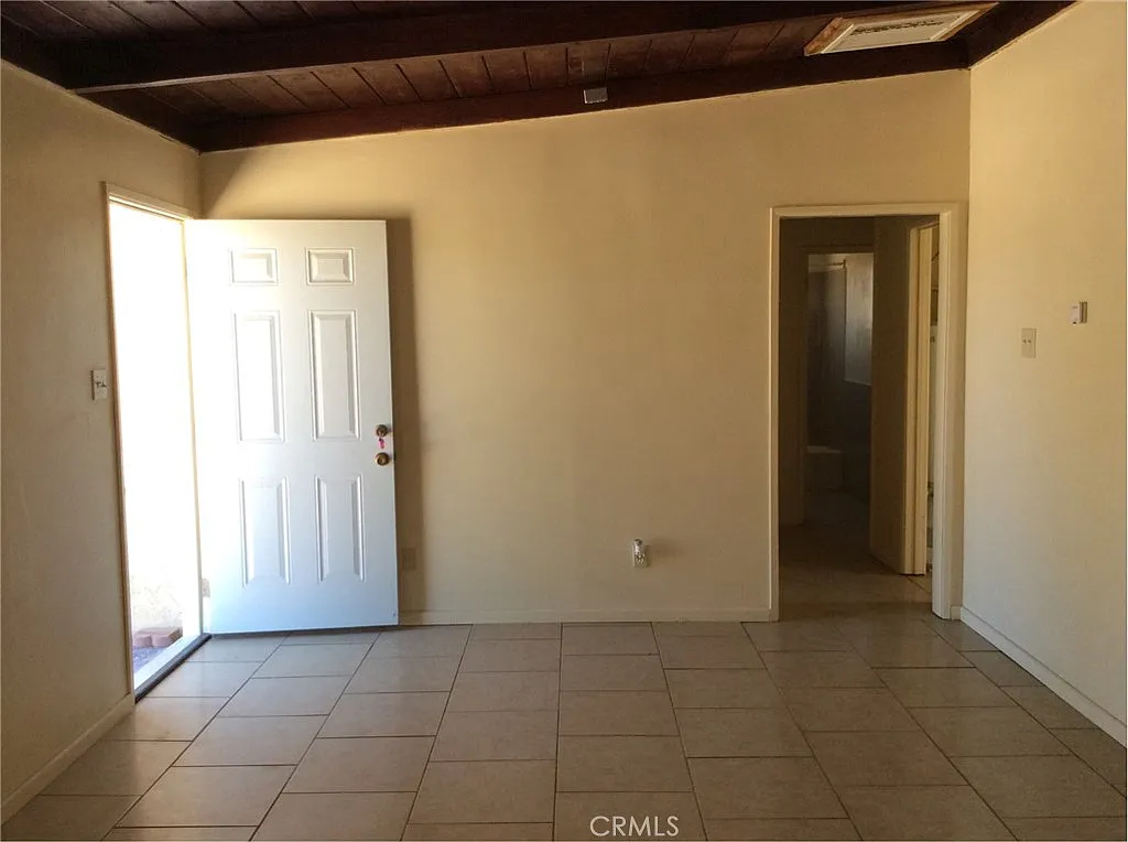 2 bed, 888 sqft, $1,500 — Photo 4