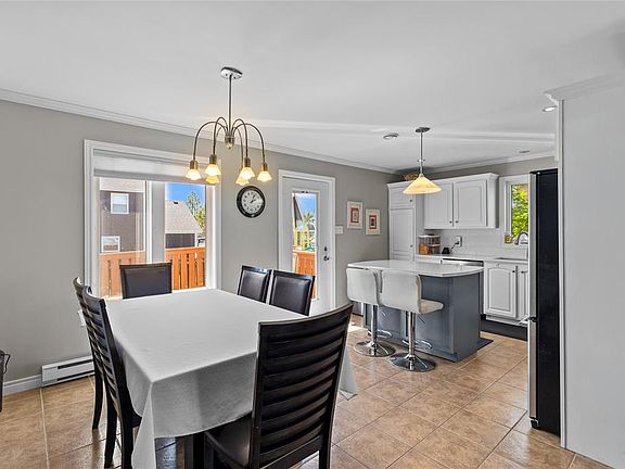 5th image of 33 Bayberry Place