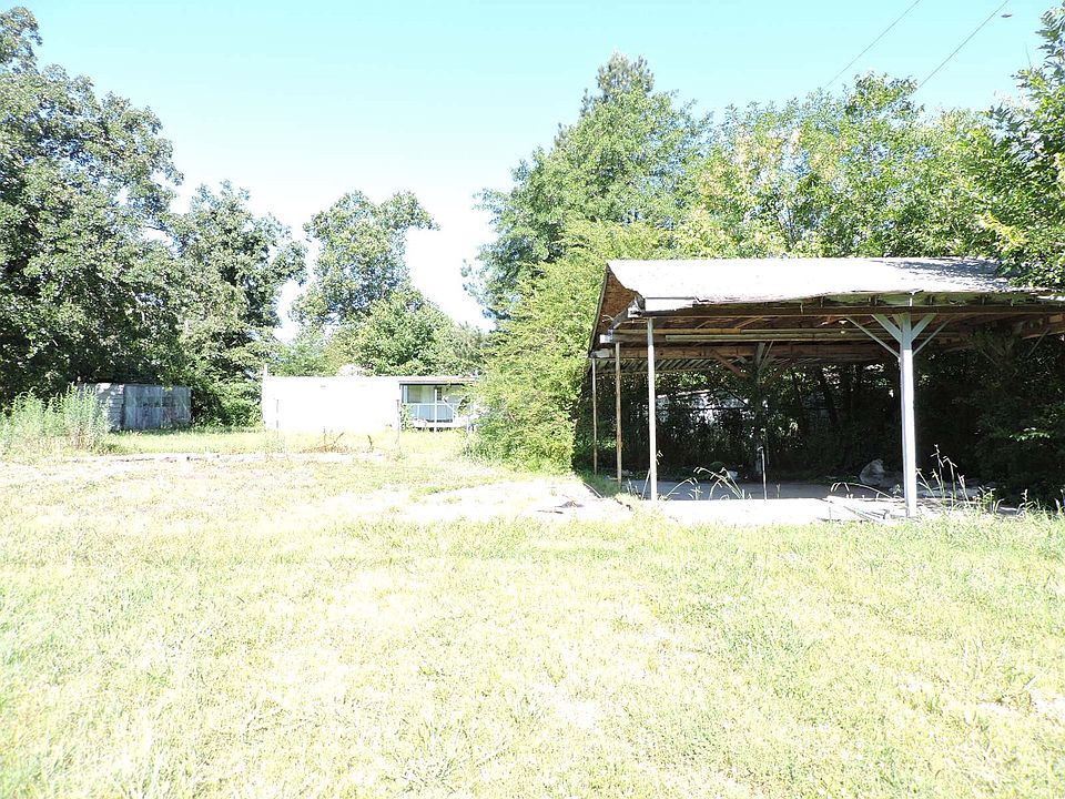 1st image of 690 Pine St
