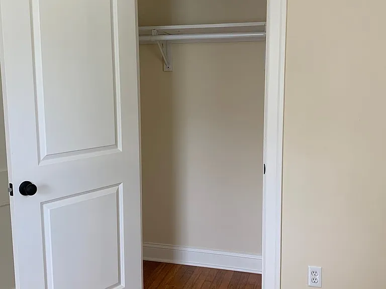752 Addison Ave — Photo 7