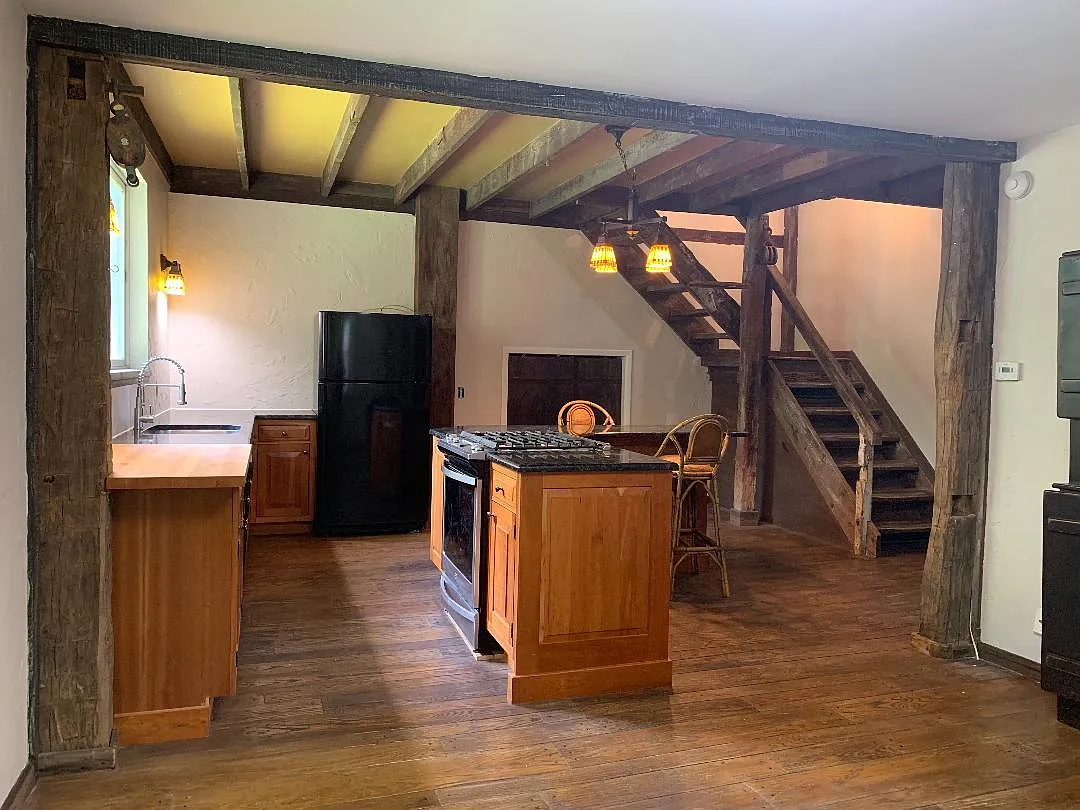 1 bed, 950 sqft, $1,900 — Photo 4
