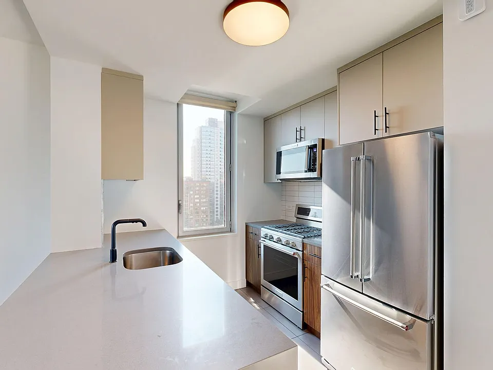 801 Amsterdam Ave #12G