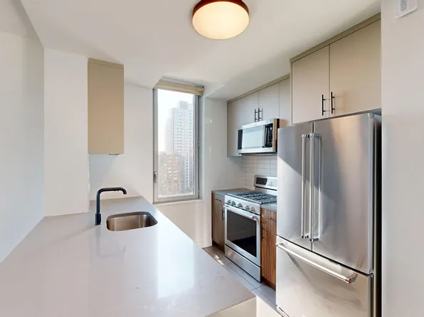 801 Amsterdam Avenue image 1 of 9