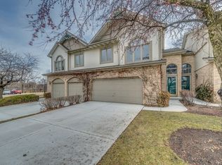 109 1st St #34, Itasca, IL 60143