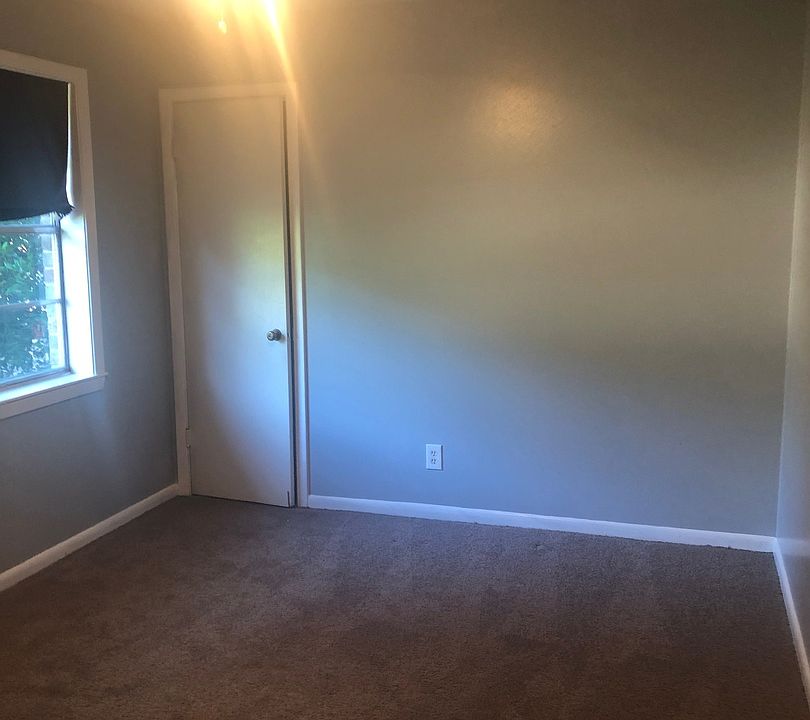 818 University Red brick Apartment Rentals Huntsville, TX Zillow