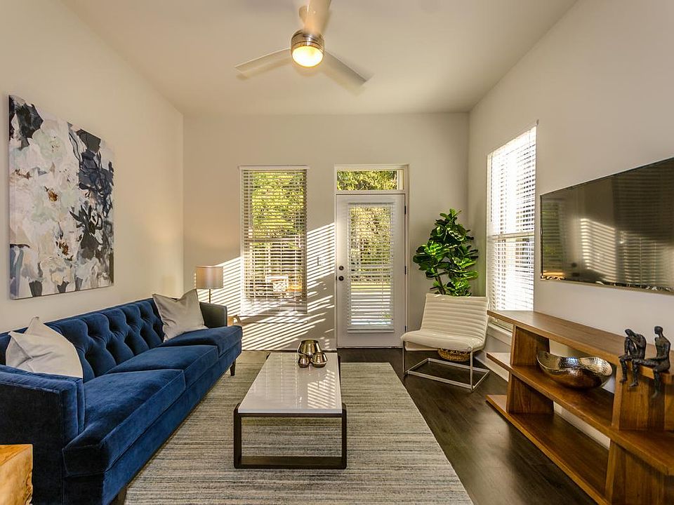 2nd image of 120 Ivy Green Way APT 1238