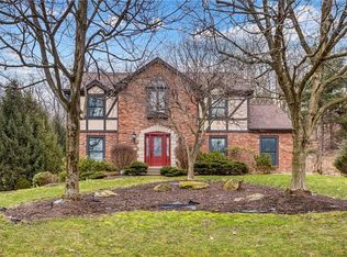 51 Fox Pointe Dr, Pittsburgh, PA