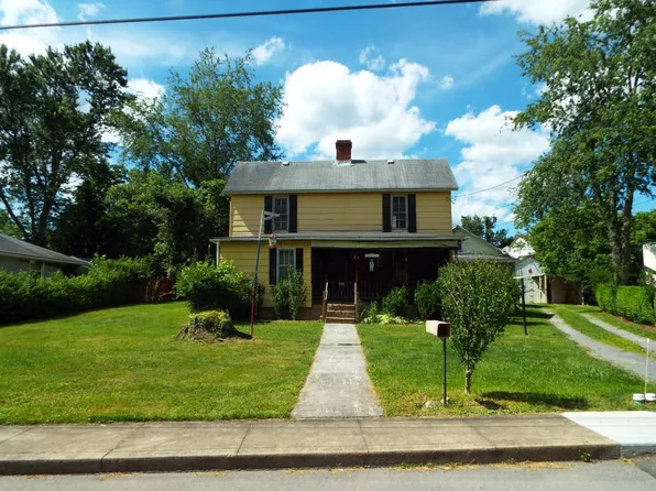 514 Water St, Bridgeport, WV 26330