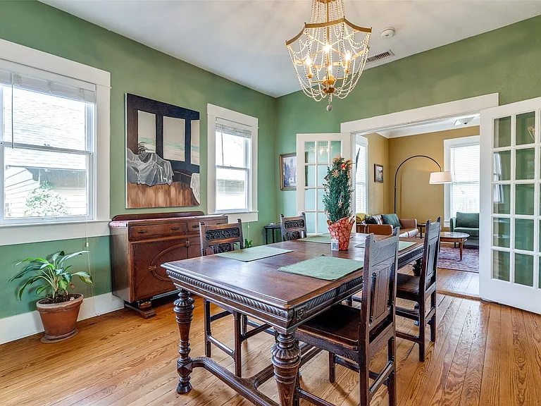 321 N Henderson Ave — Photo 10