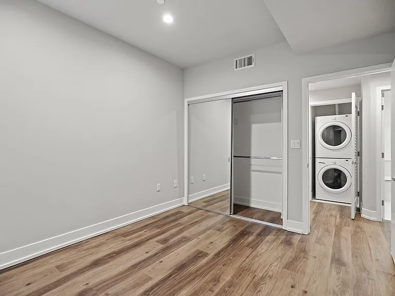 838 N Hudson Ave — Photo 52