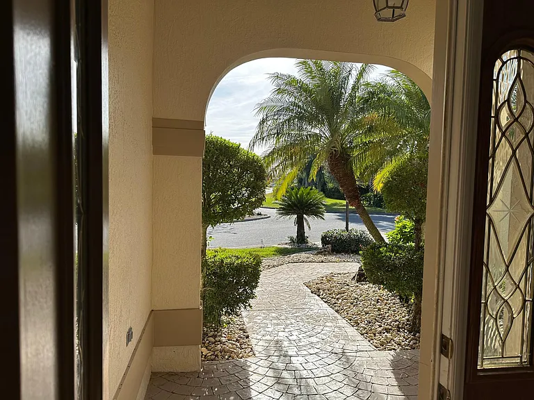 2071 Westchester Way — Photo 12