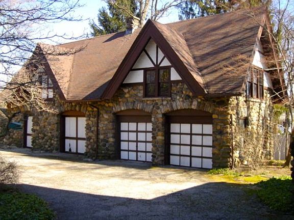 3-car Garage