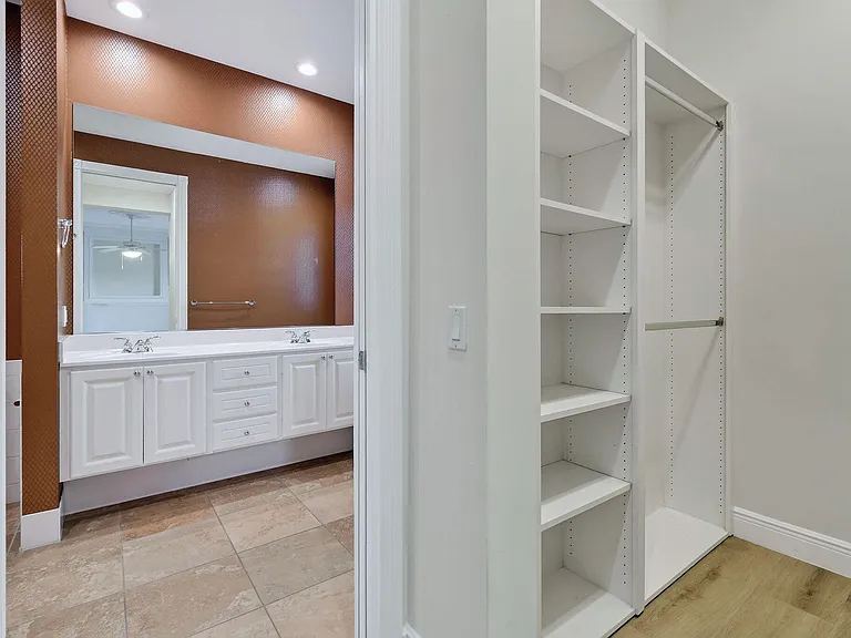 303 Caravelle Dr — Photo 32