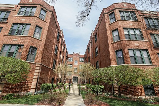 1st image of 3122 W Carmen Ave #1
