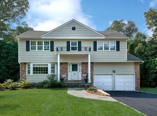 213 Country Ridge Dr, Rye Brook, NY 10573