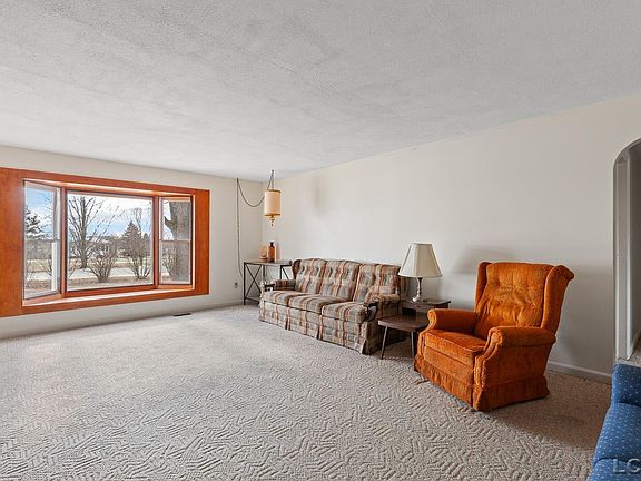 4th image of 9610 Ridge Hwy