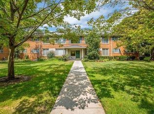 946 N Adams Rd UNIT 4, Birmingham, MI 48009