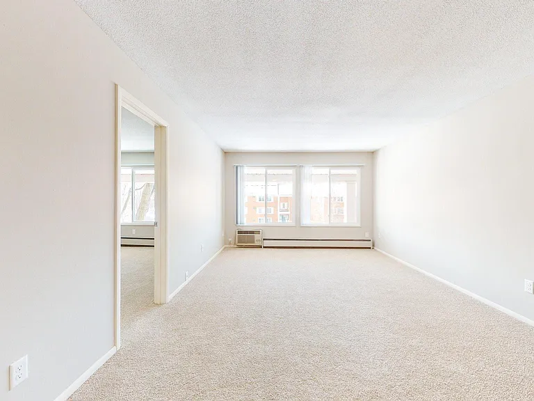 Edgerton Highlands Apartments — Photo 25