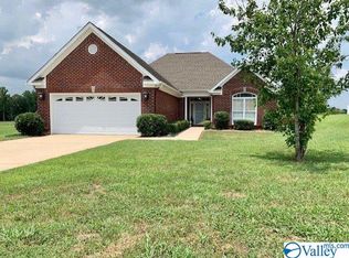 24 Garden Dr, Rainsville, AL 35986