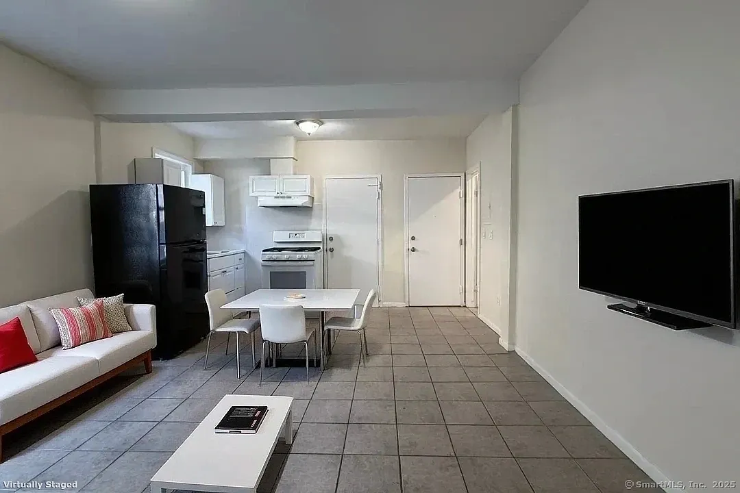 236 Greenwich Ave — Photo 3