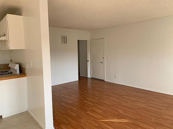 5th image of 6636 Wilkinson Ave APT 4
