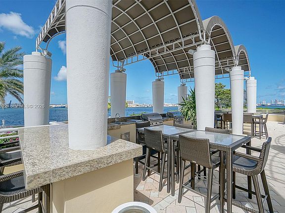 3rd image of 808 Brickell Key Dr APT 3702