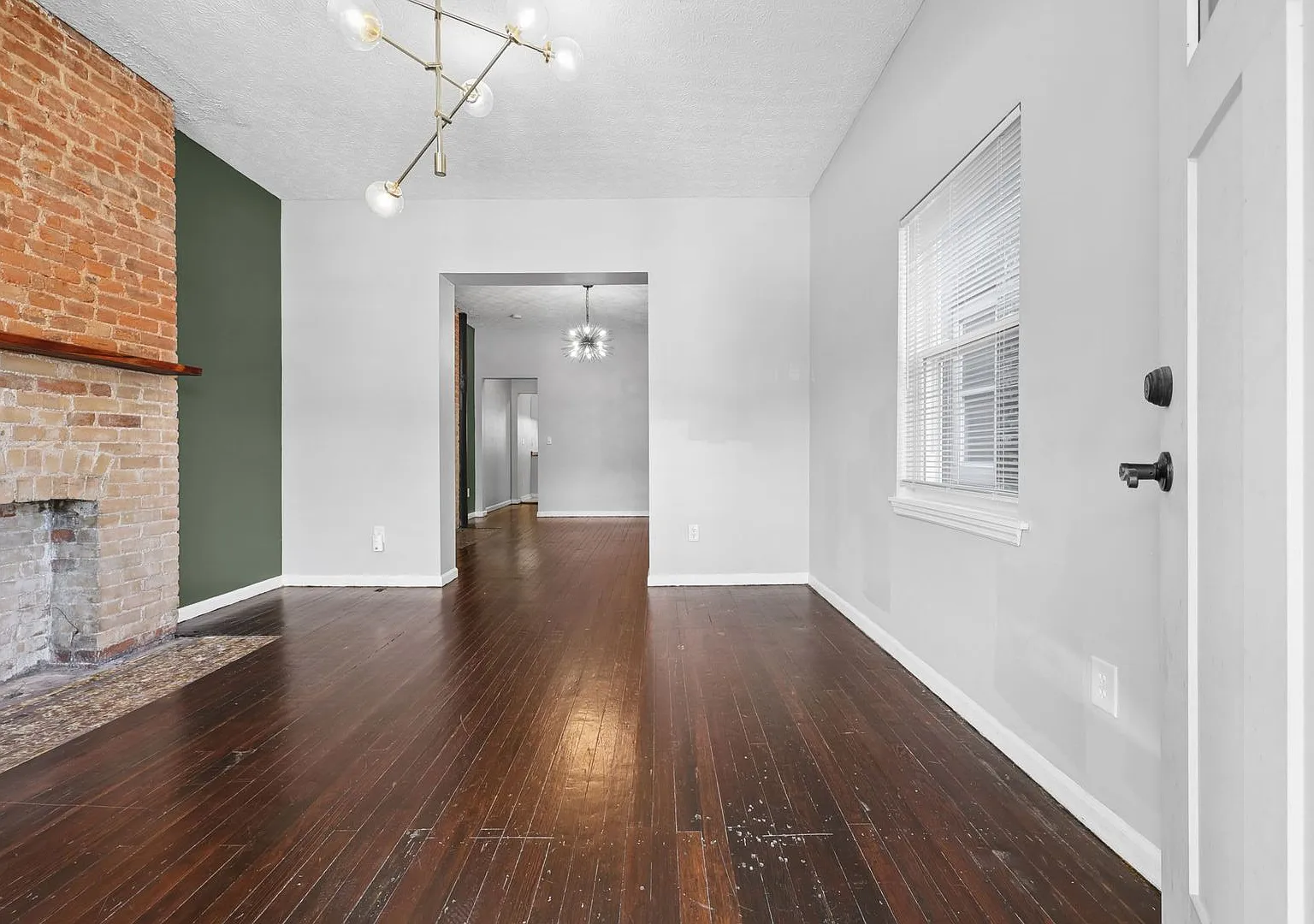 1635 Oak Street - Unit 1635 — Photo 4