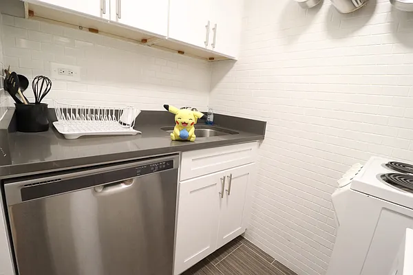 Rented by Corcoran | media 24