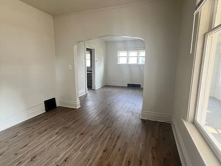 631 S 5th Ave — Photo 9