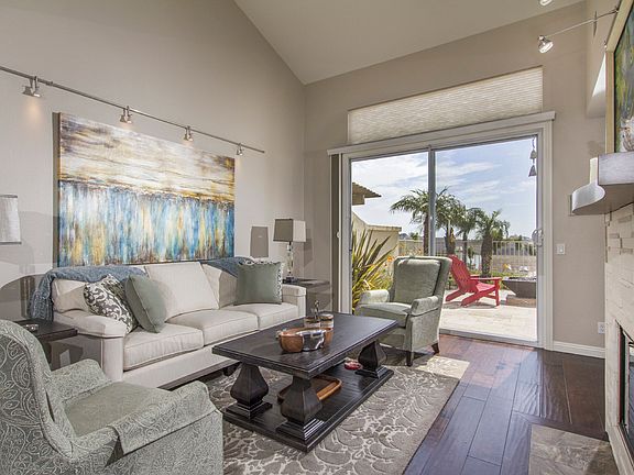 Living Room - Fireplace