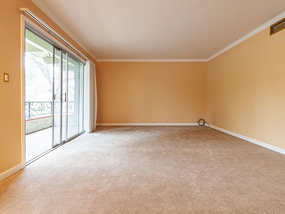 5th image of 272 Waverley St