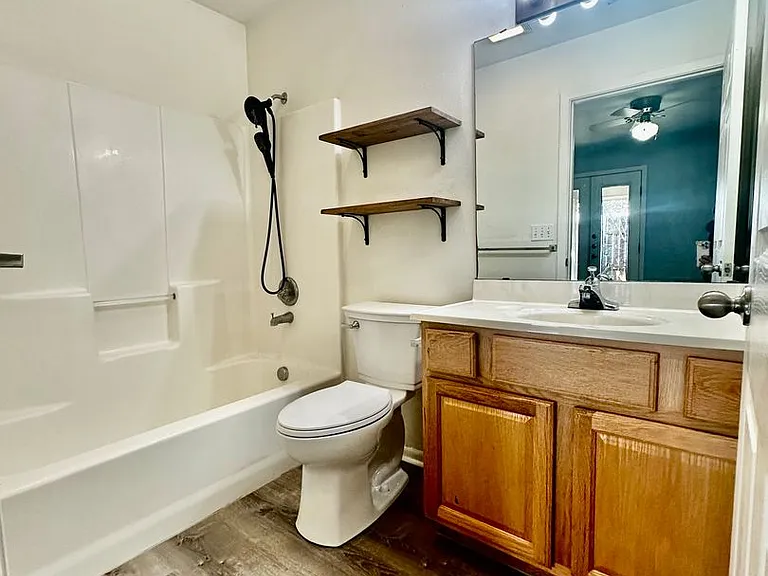 3108 Flanders Dr — Photo 9