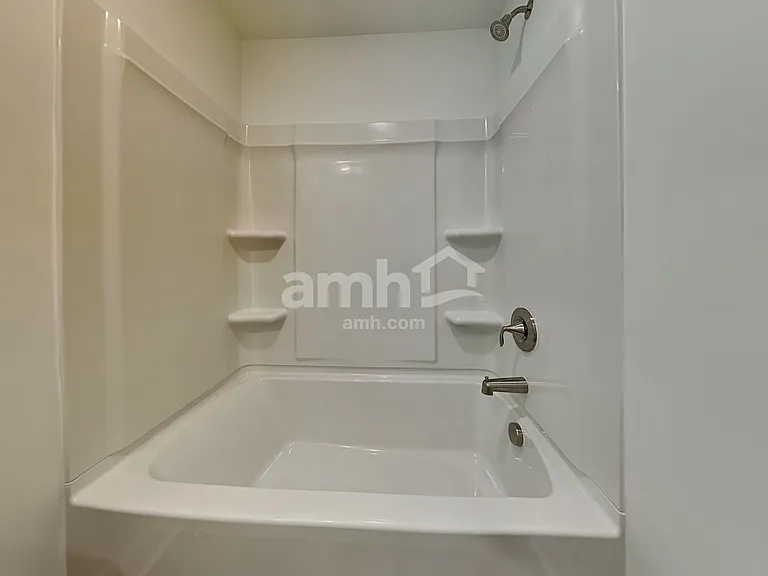 329 Armstrong Curv — Photo 14