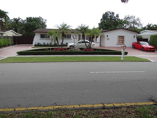 1st image of 815 N Bradley Ave