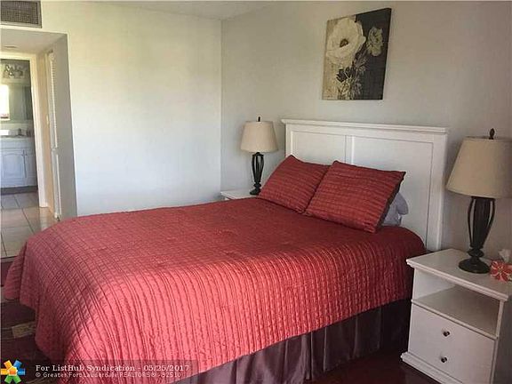 5th image of 545 SE 12th St APT 202