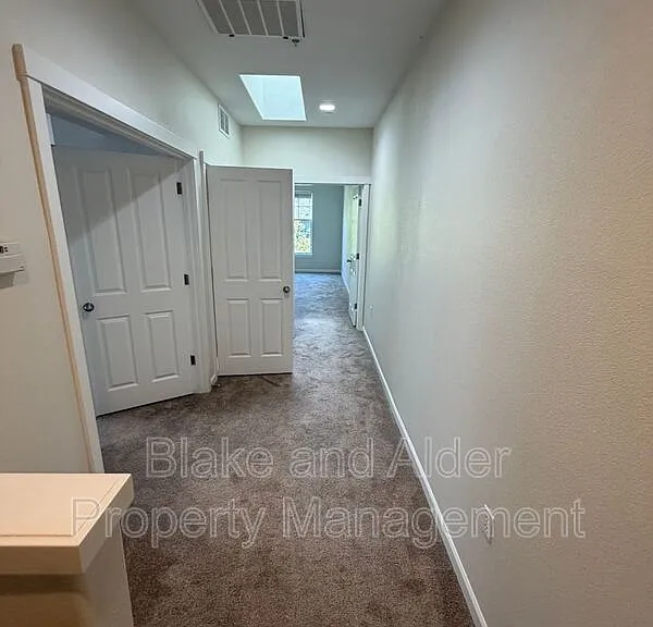 10805 NE Red Wing Way #202 — Photo 13